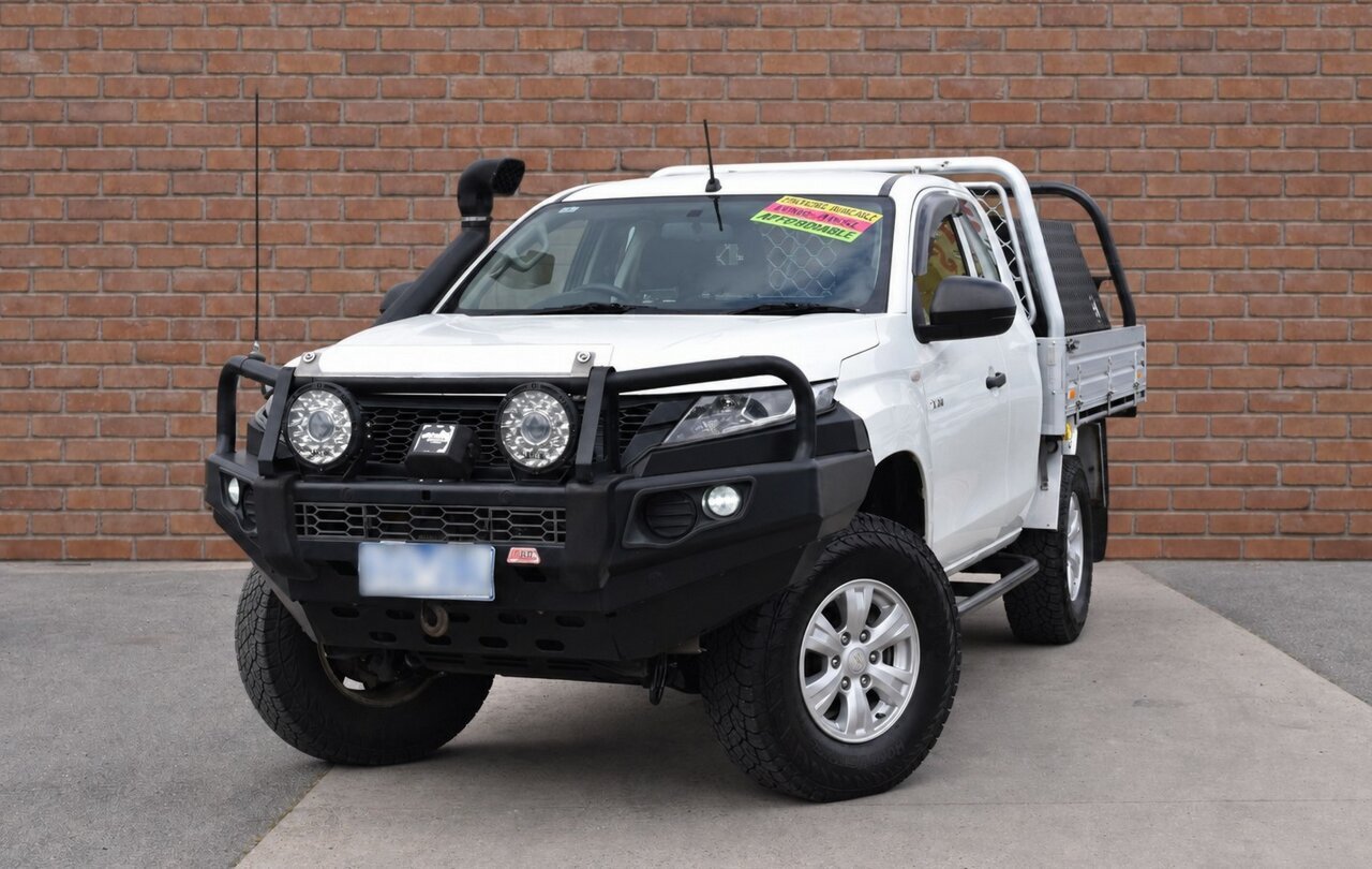Image of a 2020 Mitsubishi Triton MR MY21 GLX (4x4) White 6 Speed Manual Club Cab Chassis